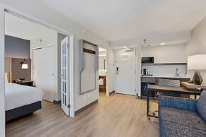 Holiday Inn Hotel & Suites Ottawa Kanata by IHG