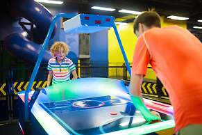 Holiday Inn Hotel & Suites Ottawa Kanata by IHG