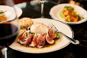 Holiday Inn Hotel & Suites Ottawa Kanata by IHG