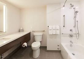 Holiday Inn Hotel & Suites Ottawa Kanata by IHG