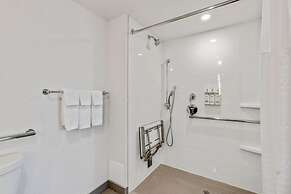 Holiday Inn Hotel & Suites Ottawa Kanata by IHG