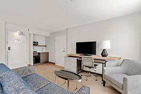 Holiday Inn Hotel & Suites Ottawa Kanata by IHG