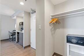 Holiday Inn Hotel & Suites Ottawa Kanata by IHG