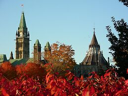 Holiday Inn Hotel & Suites Ottawa Kanata by IHG