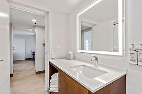 Holiday Inn Hotel & Suites Ottawa Kanata by IHG