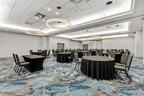 Holiday Inn Hotel & Suites Ottawa Kanata by IHG