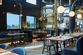 Holiday Inn Hotel & Suites Ottawa Kanata by IHG