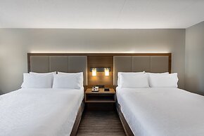 Holiday Inn Express State College at Williamsburg Square by IHG