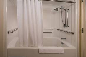 Holiday Inn Express State College at Williamsburg Square by IHG