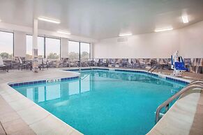 La Quinta Inn & Suites by Wyndham Pontoon Beach