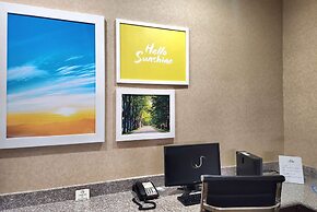 Days Inn & Suites by Wyndham Pasadena