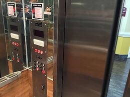 Days Inn & Suites by Wyndham Pasadena