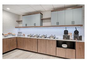 Holiday Inn Express Federal Way Seattle South by IHG