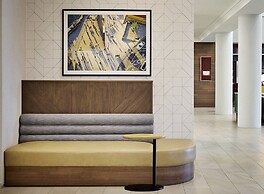 Holiday Inn Hotel & Suites Oakville @ Bronte by IHG