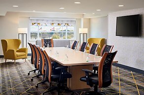 Holiday Inn Hotel & Suites Oakville @ Bronte by IHG