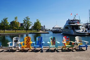 Holiday Inn Hotel & Suites Oakville @ Bronte by IHG