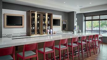 Holiday Inn Hotel & Suites Oakville @ Bronte by IHG