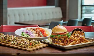 Holiday Inn Hotel & Suites Oakville @ Bronte by IHG