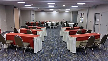 Holiday Inn Express Hotel & Suites Tracy by IHG