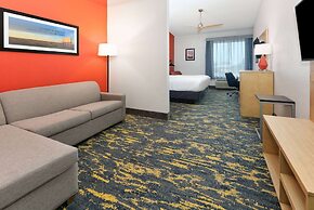 La Quinta Inn & Suites by Wyndham Dallas - Las Colinas