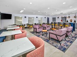 La Quinta Inn & Suites by Wyndham Dallas - Las Colinas
