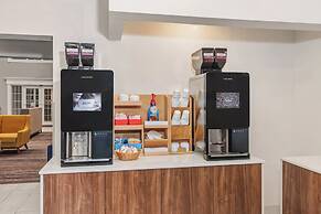 Holiday Inn Express & Suites Bloomington - Normal by IHG
