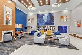 Holiday Inn Express & Suites Bloomington - Normal by IHG