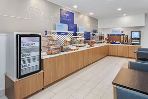 Holiday Inn Express & Suites Bloomington - Normal by IHG