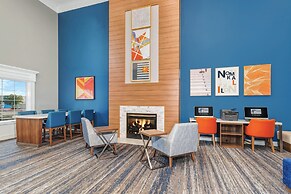 Holiday Inn Express & Suites Bloomington - Normal by IHG