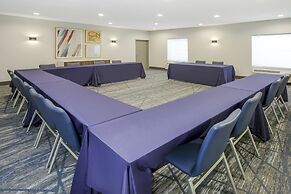 Holiday Inn Express & Suites Bloomington - Normal by IHG