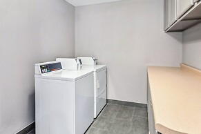 Holiday Inn Express & Suites Bloomington - Normal by IHG