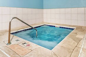 Holiday Inn Express & Suites Bloomington - Normal by IHG