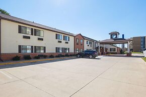 Motel 6 Waterloo, IA - Crossroads Mall - Cedar Falls