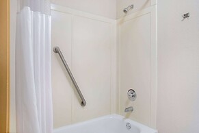 La Quinta Inn & Suites by Wyndham Springfield South