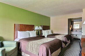 Days Inn by Wyndham Austintown