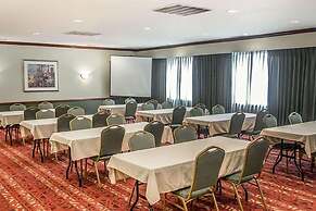 Days Inn by Wyndham Austintown