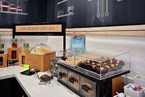 Hampton Inn Raleigh-Capital Blvd. North