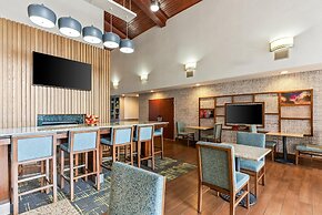 Hampton Inn & Suites Scottsburg