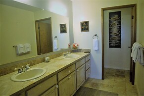 The Inn at Kulaniapia Falls