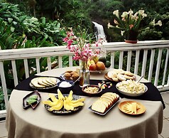 The Inn at Kulaniapia Falls