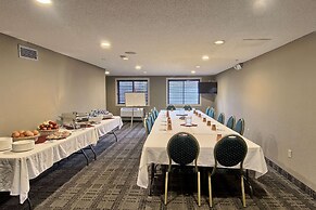 Blossom Hotel & Suites Traverse City