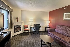 Blossom Hotel & Suites Traverse City