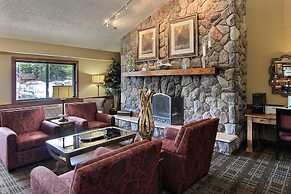 Blossom Hotel & Suites Traverse City