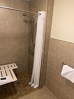 Blossom Hotel & Suites Traverse City