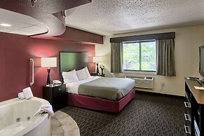Blossom Hotel & Suites Traverse City