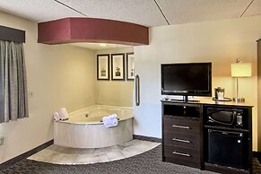 Blossom Hotel & Suites Traverse City