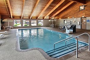 Blossom Hotel & Suites Traverse City