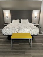 HomeTown Inn & Suites