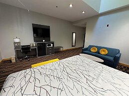 HomeTown Inn & Suites