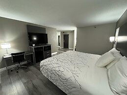 HomeTown Inn & Suites